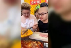 娱乐吃瓜酱人际交往