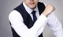 姚岗演员个人资料,影视界多面手，才华横溢的演员风采