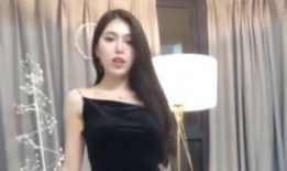 花椒最性感女主播,她，是万千粉丝心中的性感女神