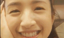 林依晨表情包最近,笑出腹肌的治愈系女神