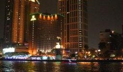 爱河图片,自然与人文交融画卷